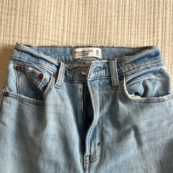 Abercrombie Curve Love Ankle Straight Ultra High Rise - Picture 3 of 6